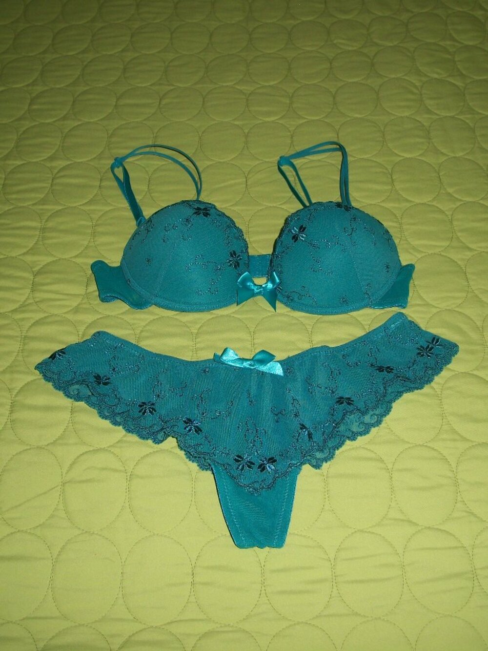 NWOT El Corte Ingles "Women's Secret" Spain Green Bra/Pants